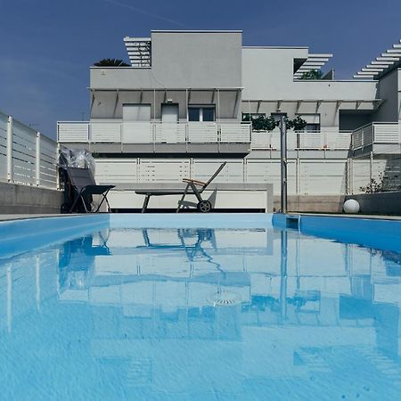 The Prince - Luxury Apartments With Pool Peschiera del Garda Extérieur photo
