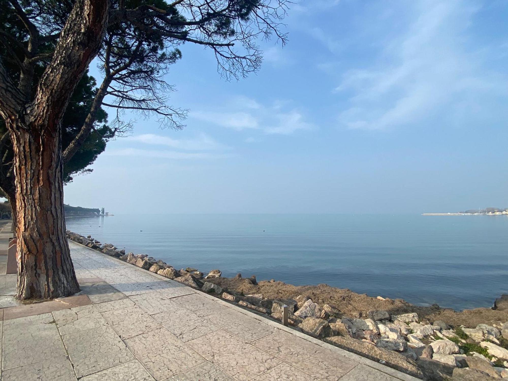 The Prince - Luxury Apartments With Pool Peschiera del Garda Extérieur photo