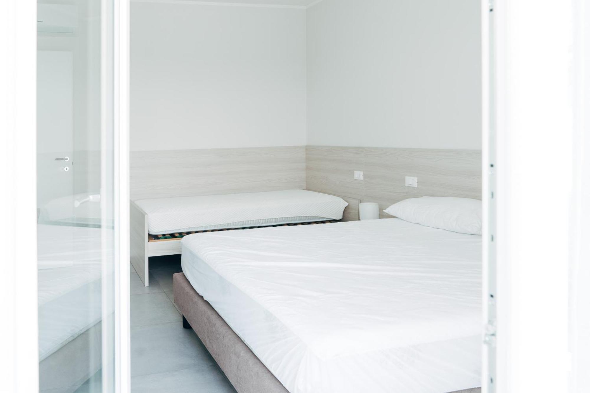 The Prince - Luxury Apartments With Pool Peschiera del Garda Extérieur photo