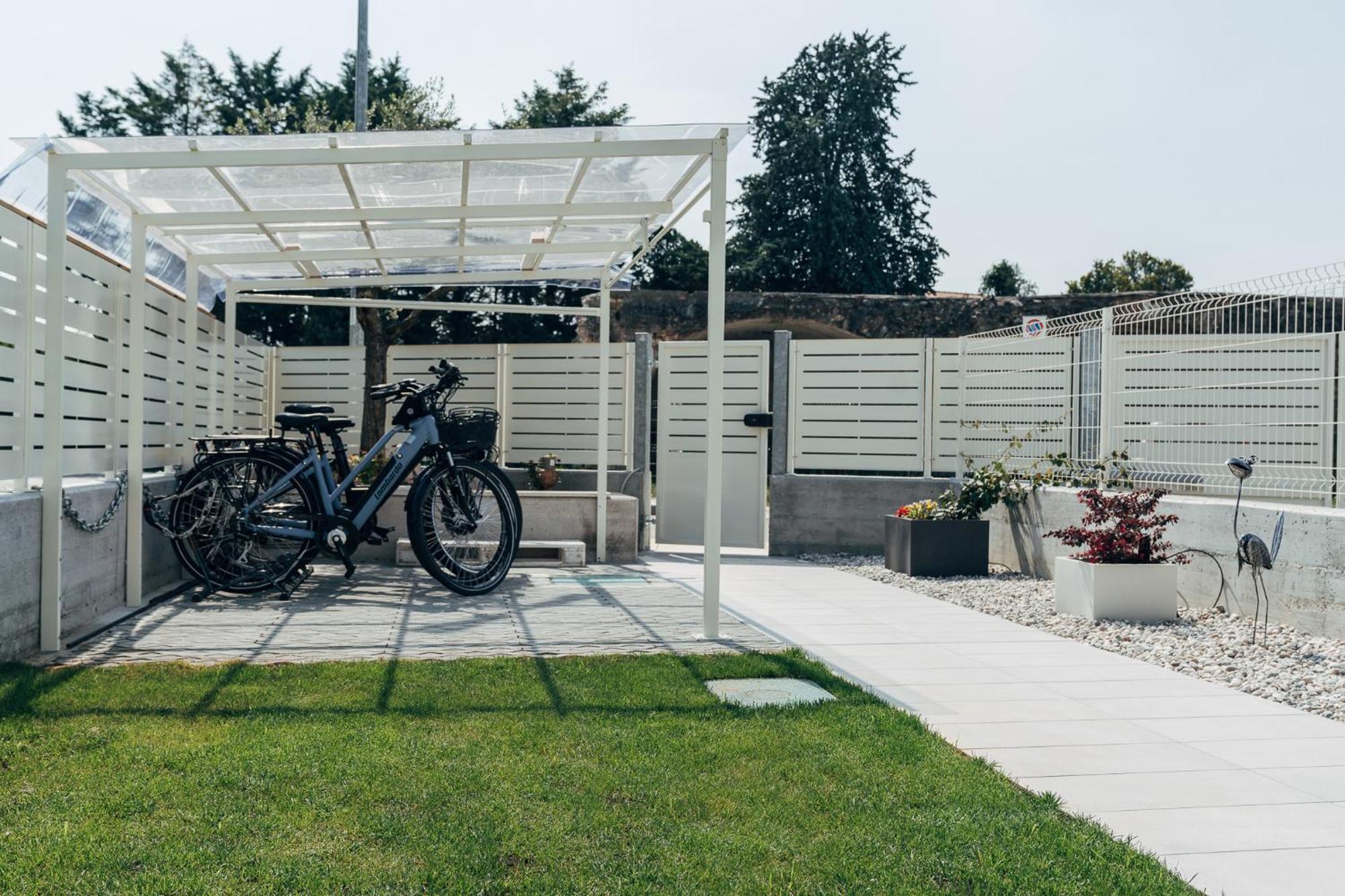 The Prince - Luxury Apartments With Pool Peschiera del Garda Extérieur photo