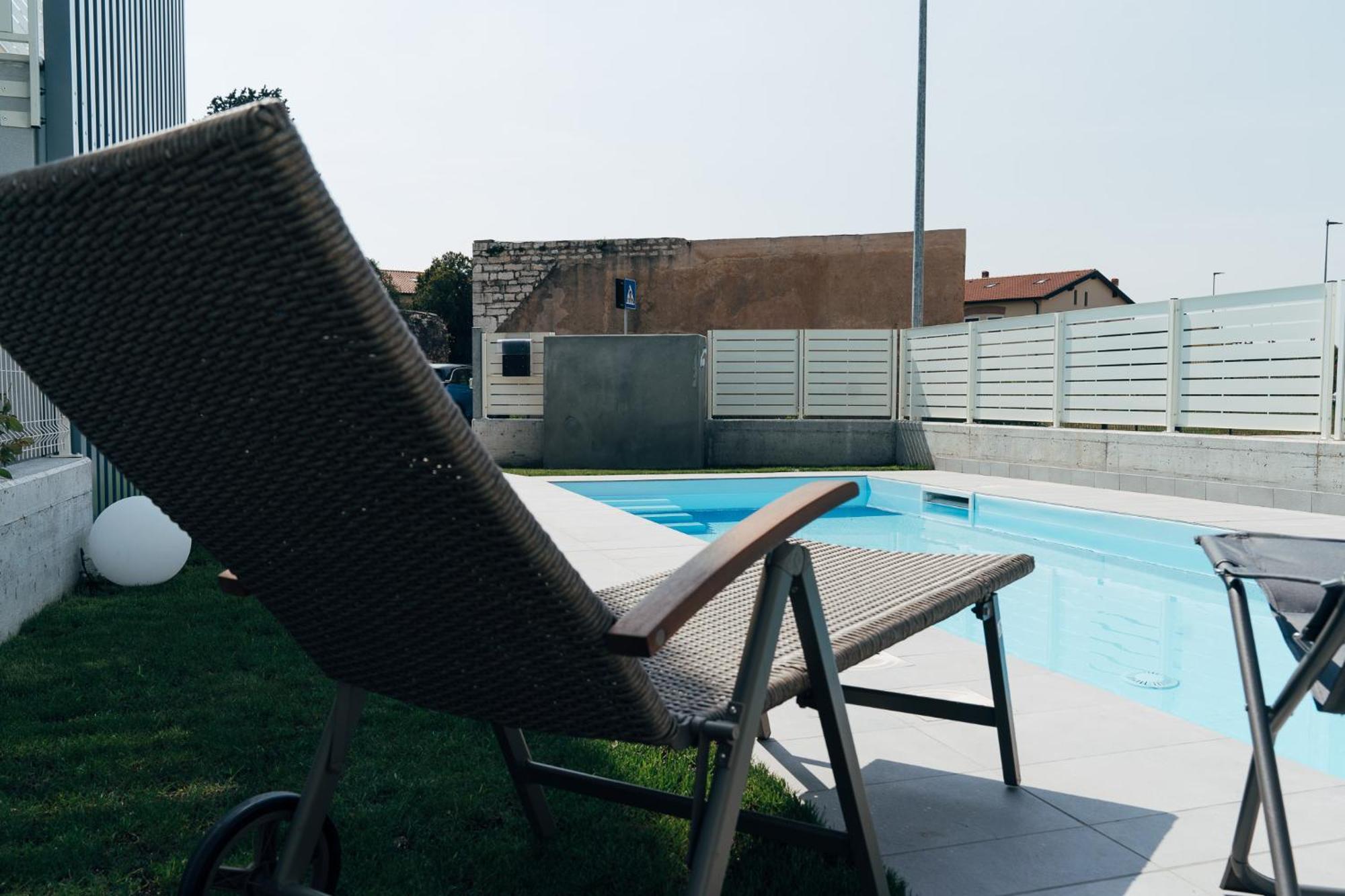 The Prince - Luxury Apartments With Pool Peschiera del Garda Extérieur photo